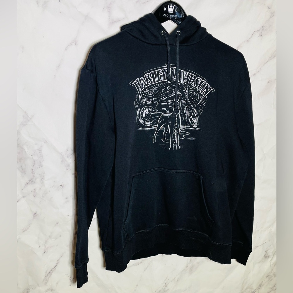 Men’s Harley-Davidson Black Hoodie slight stain (see photo)